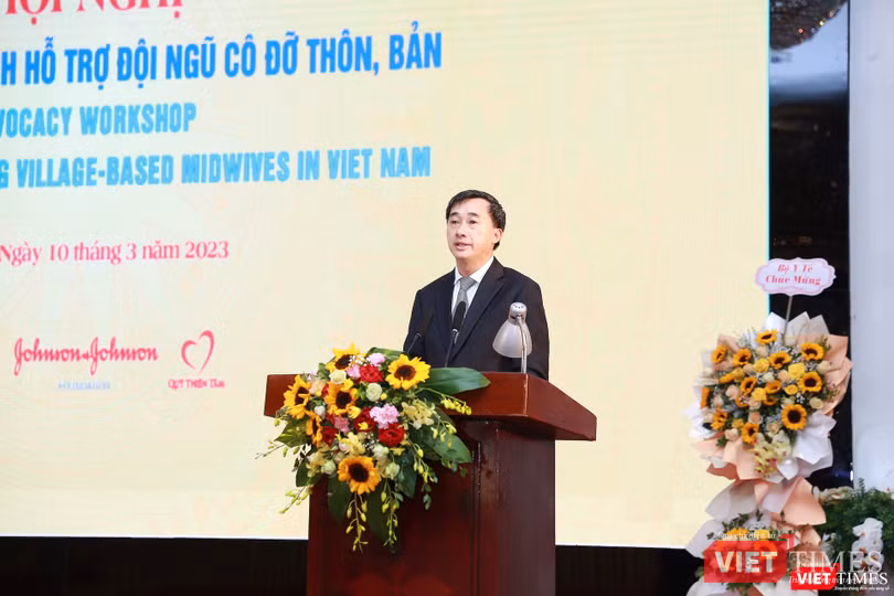 Thứ trưởng Bộ Y tế Trần Văn Thuấn