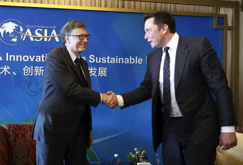 Bill Gate và Elon Musk gặp nhau tại diễn đàn Boao Forum For Asia Annual Conference năm 2015. Ảnh: AP.