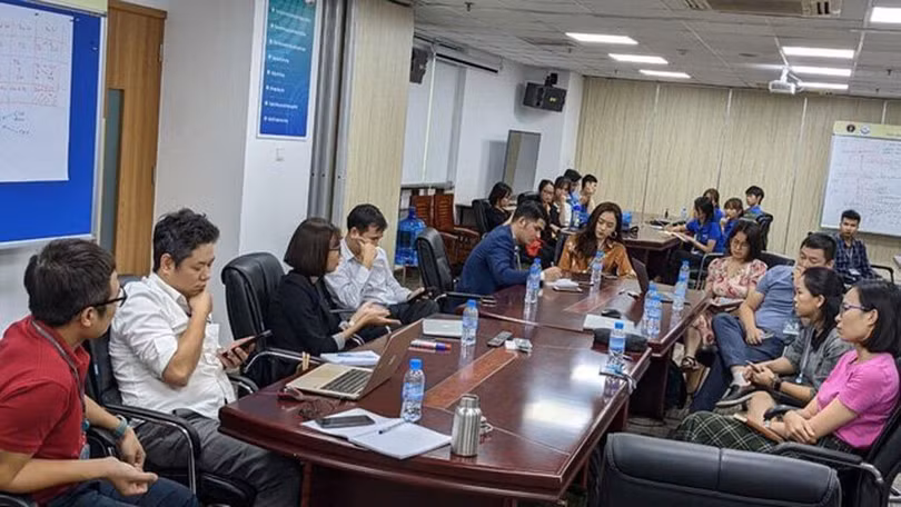 Mỗi ngày, các thành viên của nhóm điều phối đều họp để tổng hợp công việc trong ngày.