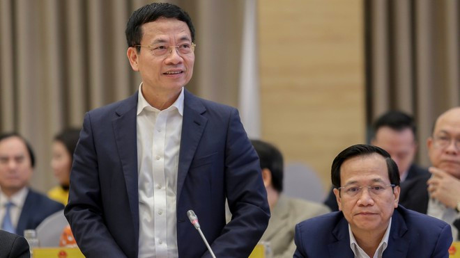 Bộ trưởng Nguyễn Mạnh Hùng phát biểu tại Hội nghị của ngành GD-ĐT sáng nay, 31.10. Ảnh Quang Đại