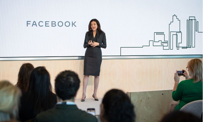 Giám đốc vận hành Facebook Sheryl Sandberg cũng có những lúc bất đồng cấp trên về việc kiểm duyệt nội dung chính trị. Ảnh: ZumaPress. Giám đốc vận hành Facebook Sheryl Sandberg cũng có những lúc bất đồng cấp trên về việc kiểm duyệt nội dung chính trị. Ảnh: ZumaPress.