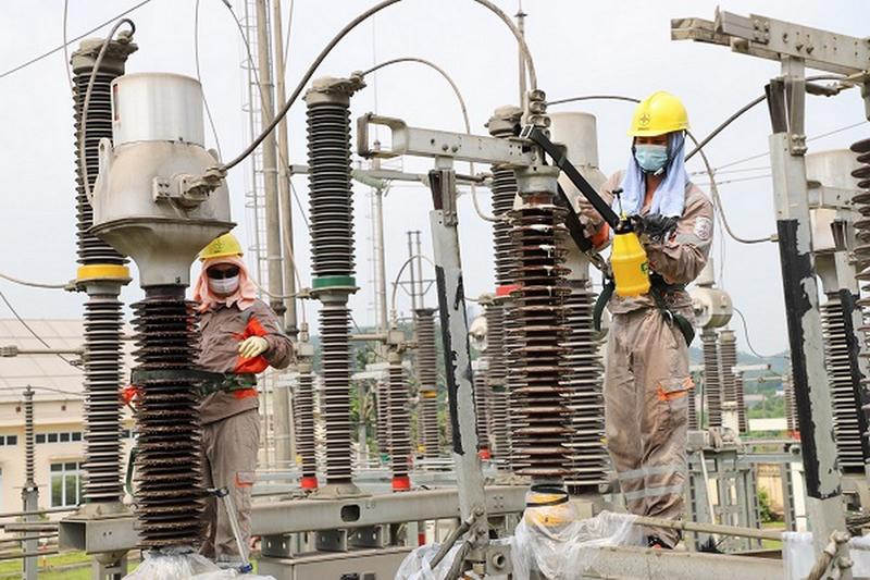 EVNNPC nỗ lực cấp điện an toàn, ổn định mùa nắng nóng. EVNNPC nỗ lực cấp điện an toàn, ổn định mùa nắng nóng.