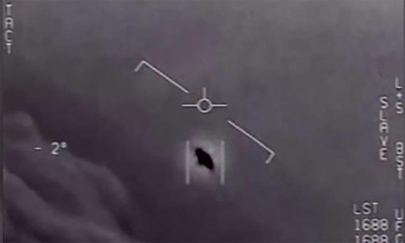 UFO bị hệ thống ATFLIR trên tiêm kích F/A-18 bám bắt hồi năm 2015. Video: US Navy. UFO bị hệ thống ATFLIR trên tiêm kích F/A-18 bám bắt hồi năm 2015. Video: US Navy.