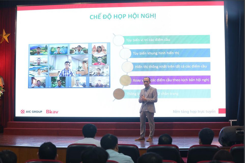 Giới thiệu nền tảng eMeeting với kỳ vọng giành được thị phần trên sân nhà. Ảnh: XM.