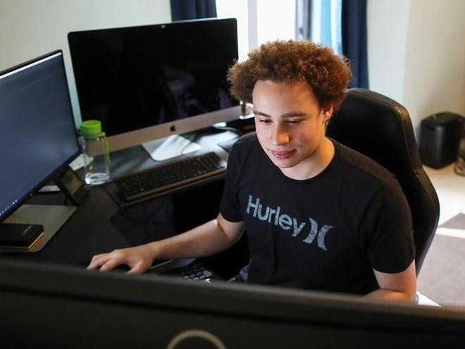 Marcus Hutchins từng được xem là "người hùng" khi cứu thế giới khỏi mã độc tống tiền nguy hiểm WannaCry.