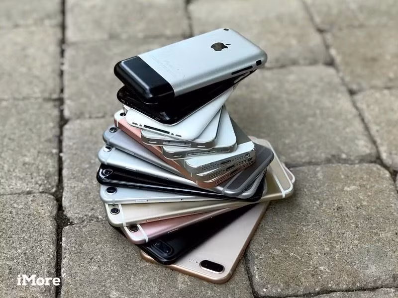 Việc mua mới iPhone liên tục sẽ tạo ra lượng rác thải điện tử lớn. Ảnh: iMore.