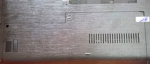 Nắp đáy máy thiết kế rời, dễ nâng cấp, sửa chữa phần cứng