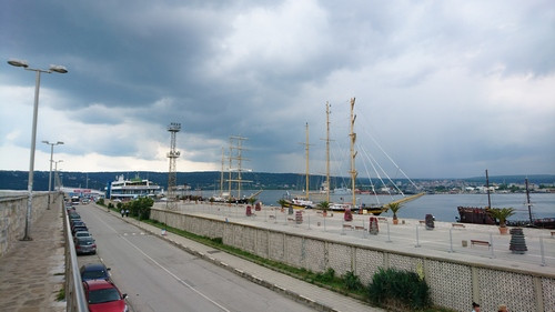 Sony Xperia X mặc định chụp ảnh ở tỷ lệ 16:9 thay vì 4:3.