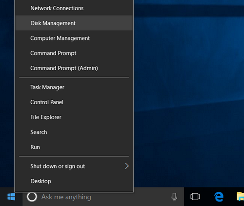 Khởi chạy Disk Management trên Windows 10.