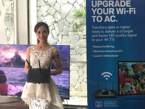 Bộ định tuyến không dây Linksys Max-Stream AC1900 MU-MIMO Gigabit Wi-Fi Router (EA7500).