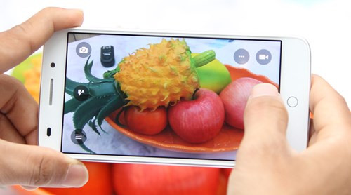 Sở hữu bộ đôi camera trước và sau mạnh mẽ,Obi S507 sẽ mang đến cho bạn những khung hình rõ nét và sống động.