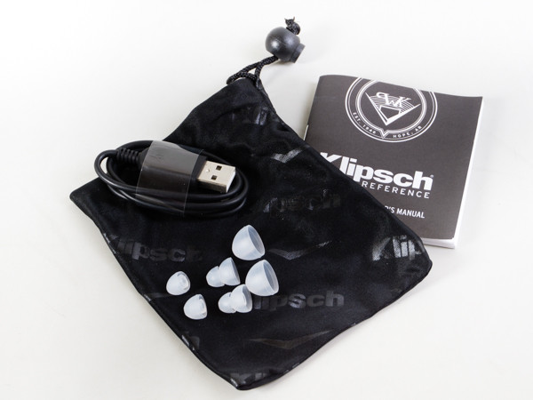 Trọn bộ sản phẩm và phụ kiện.