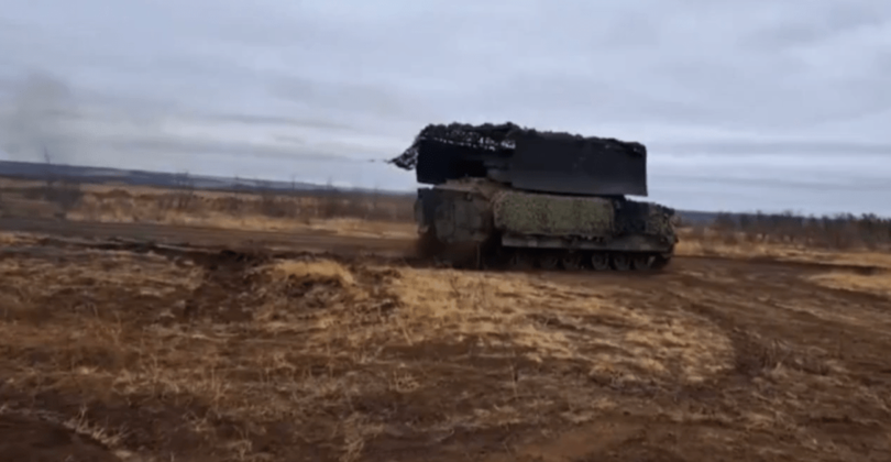 Mot xe Bradley trong tay Nga.png