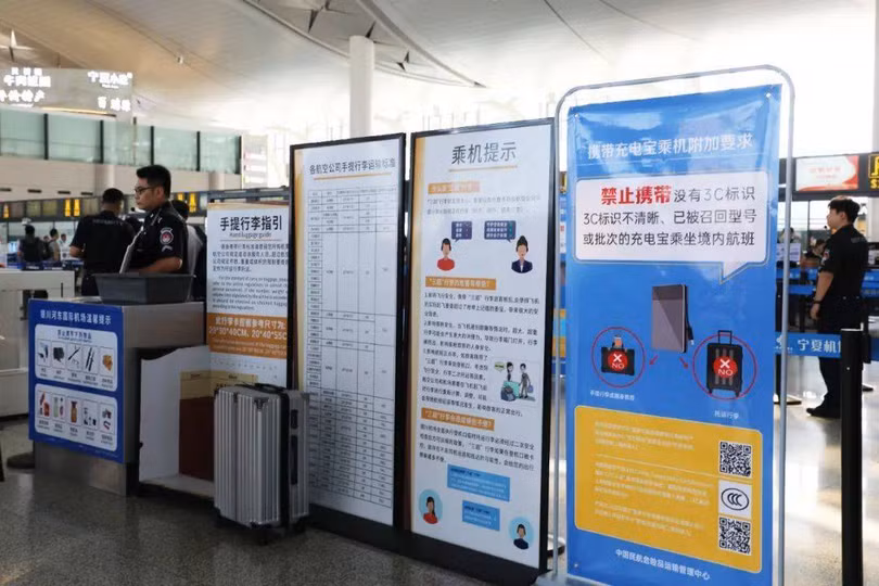 Thong bao cam pin sac.jpeg