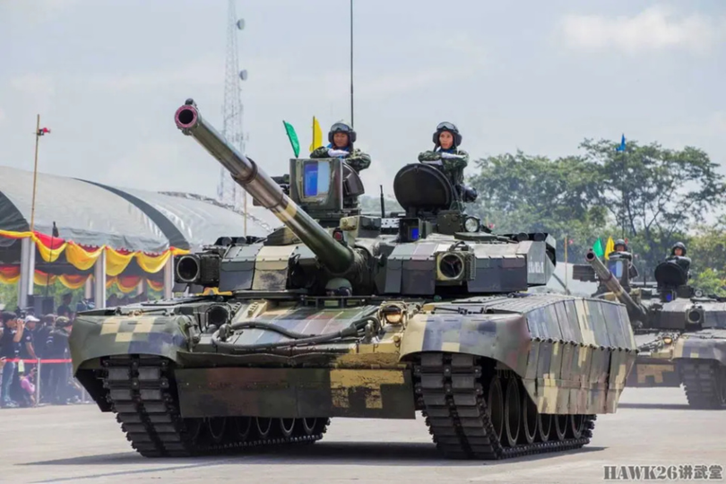 Xe tăng T-84 "Oplot" của Lục quân Thái Lan đã được huy động ra biên giới. Ảnh: Wforum.
