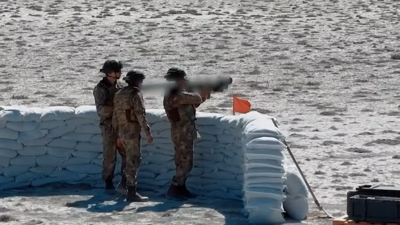 Phong ten lua thu nghiem.png