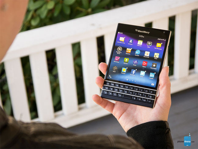 Tổng hợp 10 điện thoại với thiết kế bàn phím “hài hước” nhất thế kỷ ảnh 8