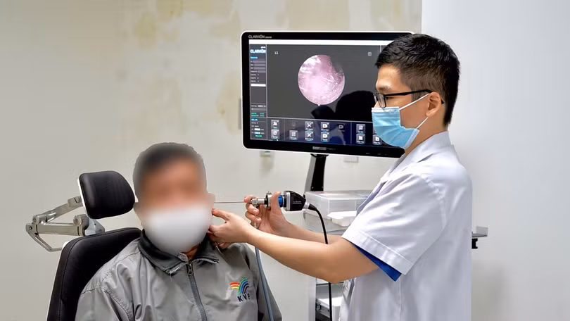 Nội soi tai cho bệnh nhân tại Bệnh viện Tai Mũi Họng Trung ương 