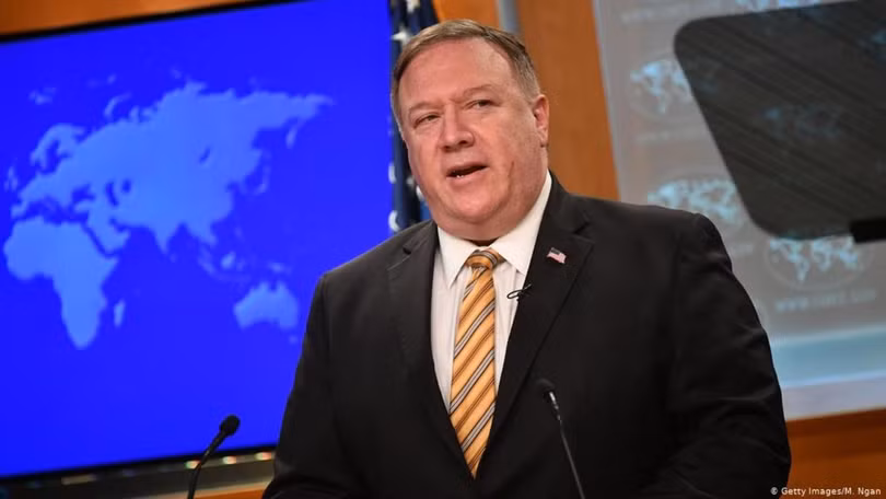 Ngày 13/7, Ngoại trưởng Mike Pompeo tuyên bố gọi các yêu sách của Trung Quốc đối với chủ quyền Biển Đông là bất hợp pháp, bác bỏ "Đường 9 đoạn" của Bắc Kinh (Ảnh: Deutsche Welle).