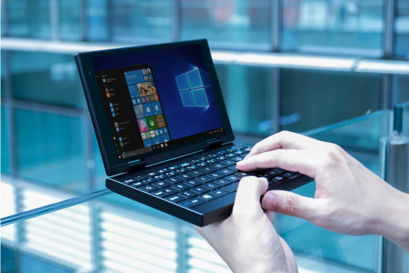 Peakago là một thiết bị lai giữa máy tính bảng và máy tính xách tay. Ảnh: SCMP