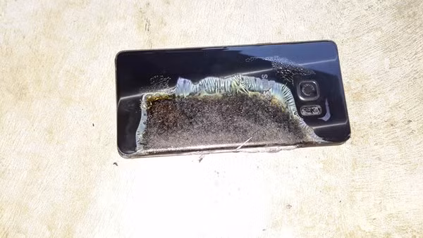 Samsung Galaxy Note 7 cháy không phải do pin?