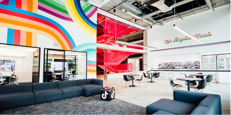 Trong chính sách bảo mật thông tin cho ứng viên Mỹ không hề đề cập đến việc chuyển dữ liệu về Trung Quốc. Ảnh: Business Insider.