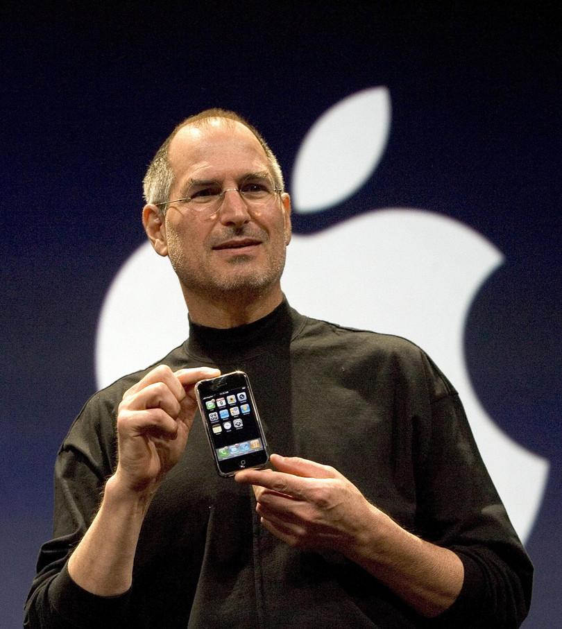 Steve Jobs từng cân nhắc về ý tưởng làm Apple Car chỉ một năm sau khi ra mắt iPhone. Steve Jobs từng cân nhắc về ý tưởng làm Apple Car chỉ một năm sau khi ra mắt iPhone.