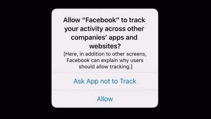 Thông báo ứng dụng Facebook đang thu thập dữ liệu trên iOS 14. Ảnh: Phonearena.