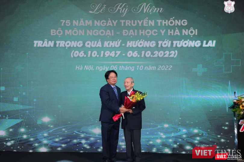 VT_GS Giang tang GS Buu Trieu.jpeg