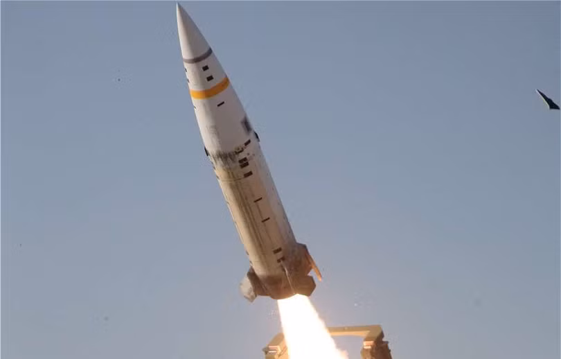 Tên lửa đạn đạo chiến thuật ATACMS. Ảnh Army Recognition