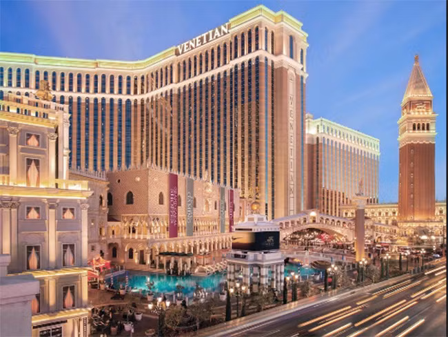 Bên trong khách sạn "ngàn người thích, triệu người mê" ở Singapore ảnh 9