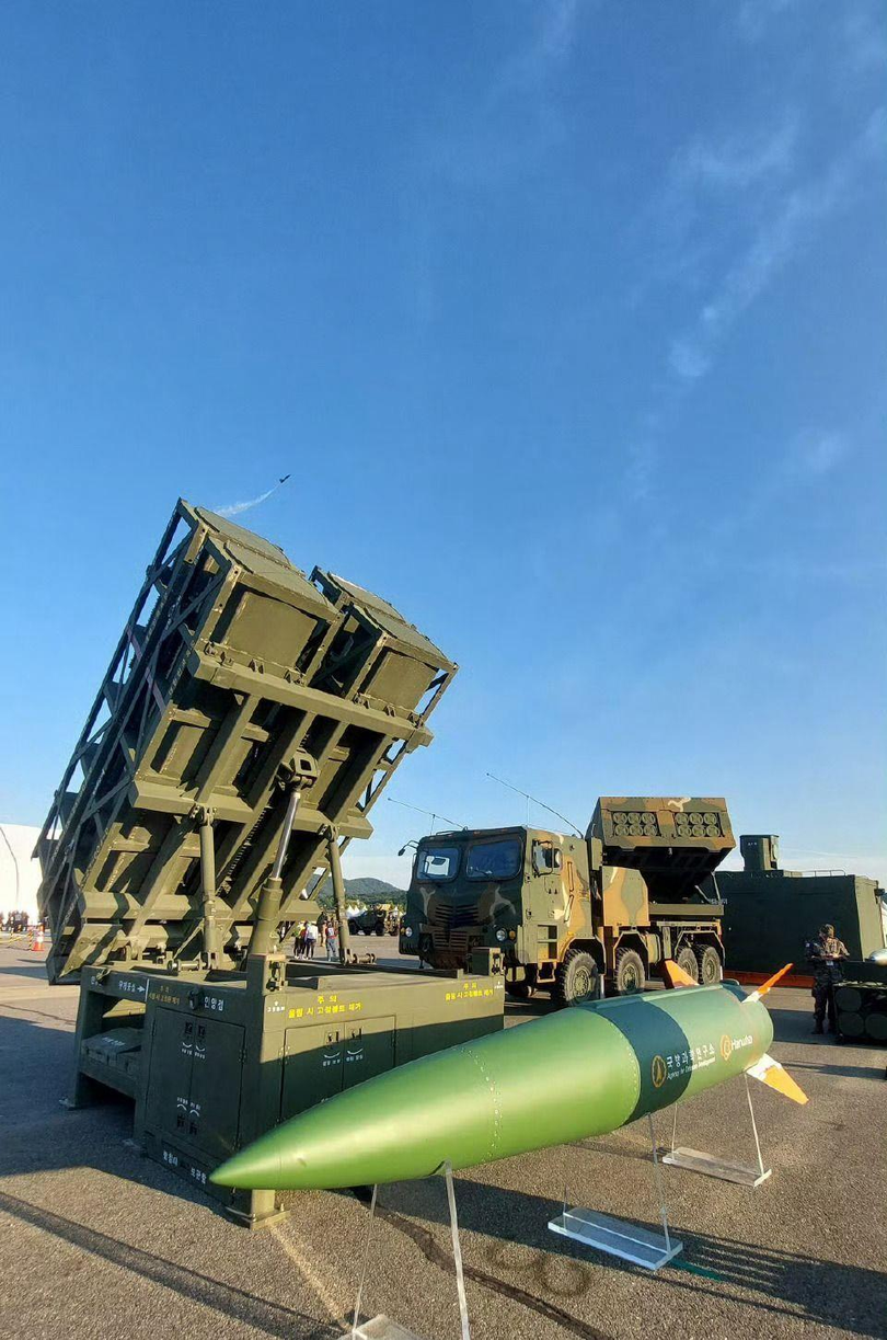 Phien ban mat dat.png