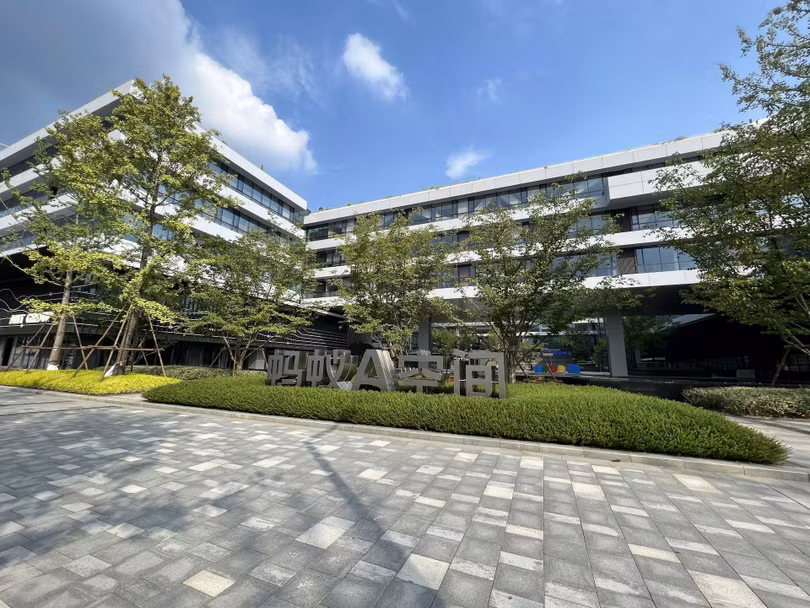 Tru so Ant o Hang Chau.jpg