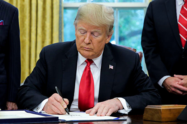 Ngày 5.10 Tổng thống Donald Trump đã ký Luật BUILD tăng cường đầu tư ra nước ngoài, đi ngược lại những cam kết khi tranh cử