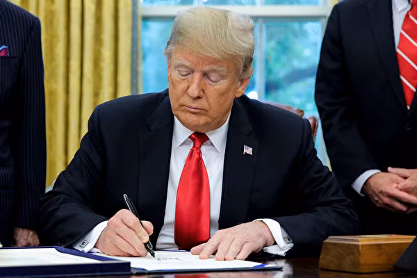 Ngày 5.10 Tổng thống Donald Trump đã ký Luật BUILD tăng cường đầu tư ra nước ngoài, đi ngược lại những cam kết khi tranh cử