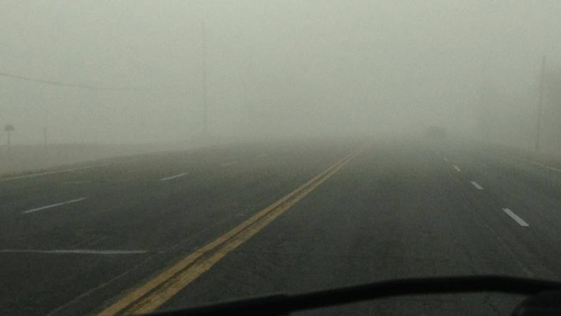 Lái xe gặp phải sương mù cần chú ý điều gì để đảm bảo an toàn? ảnh 4