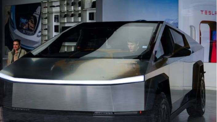 Tesla ra mắt mẫu xe Cybertruck mới. Ảnh: Reuters. 