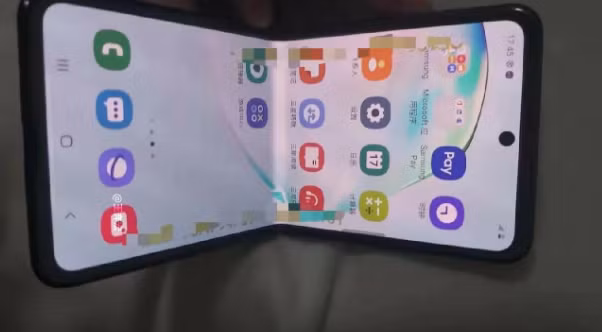 Hình ảnh thực tế của chiếc Samsung Galaxy Fold 2. Ảnh: SamMobile