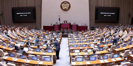 Hàn Quốc vừa thông qua dự luật nhắm đến Apple và Google.