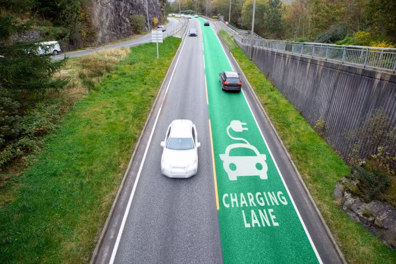 Thụy Điển xây dựng đường cao tốc điện, sạc pin ô tô khi giao thông. Ảnh minh họa EuroNews.