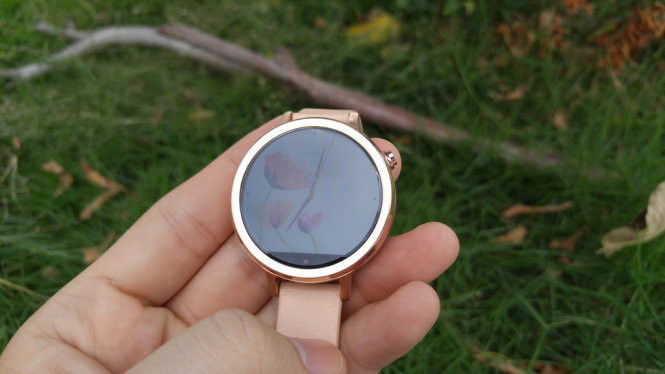 Lựa chọn mặt đồng hồ hiển thị - Ảnh: Phong Vân