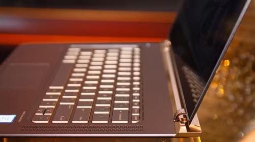 HP Spectre còn mỏng và nhẹ hơn cả chiếcEnvy 13 2015từng giới thiệu.