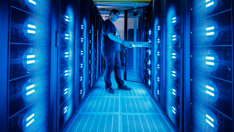 Các nhà khoa học trên toàn thế giới đang đẩy mạnh việc phát triển siêu máy tính “exascale” có khả năng tính được 1 tỷ tỷ phép tính mỗi giây. Ảnh: Nikkei Asian Review