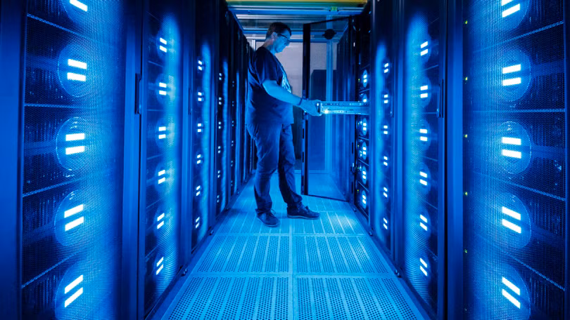 Các nhà khoa học trên toàn thế giới đang đẩy mạnh việc phát triển siêu máy tính “exascale” có khả năng tính được 1 tỷ tỷ phép tính mỗi giây. Ảnh: Nikkei Asian Review