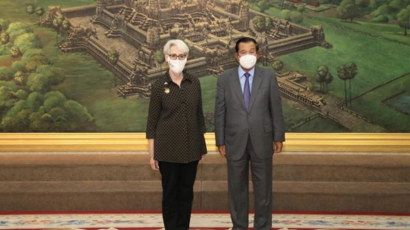 Thứ trưởng Ngoại giao Mỹ Wendy Sherman gặp Thủ tướng Campuchia Hunsen tháng 6/2021 (Ảnh: Khmer Times). Thứ trưởng Ngoại giao Mỹ Wendy Sherman gặp Thủ tướng Campuchia Hunsen tháng 6/2021 (Ảnh: Khmer Times).