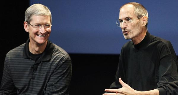 Tim Cook và Steve Jobs. Ảnh: Macrumors. Tim Cook và Steve Jobs. Ảnh: Macrumors.