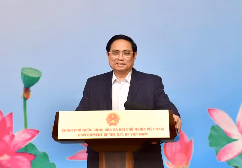 Thủ tướng Phạm Minh Chính: Chúng ta đã chứng kiến những nghĩa cử cao cả, đẹp đẽ, những đức hy sinh, những trái tim nhiệt huyết, những tấm lòng nhân ái tỏa sáng… của đội ngũ bác sĩ, cán bộ và nhân viên y tế - Ảnh VGP/Nhật Bắc