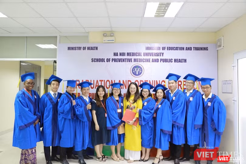 Chúc mừng các tân thạc sĩ quốc tế