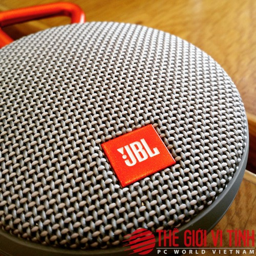 Màng loa có thiết kế chống thấm nước.