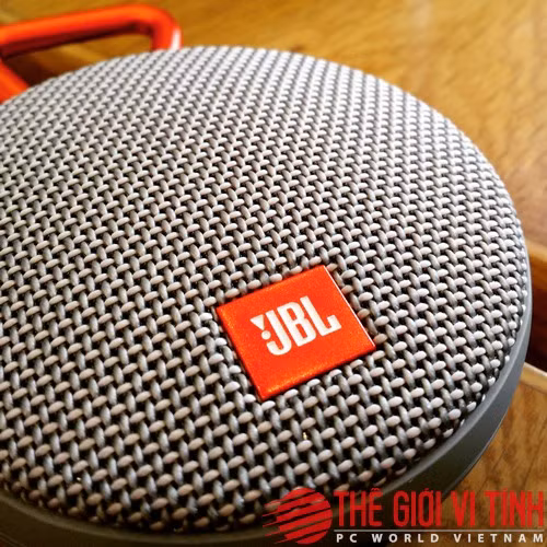 Màng loa có thiết kế chống thấm nước.